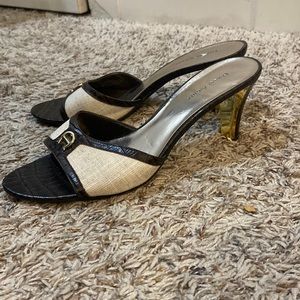 Etienne Aigner Pumps